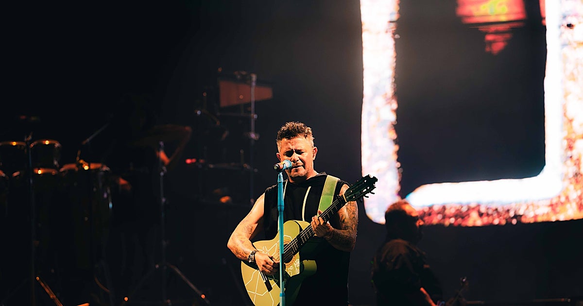El recuerdo de Alejandro Sanz a las víctimas del incendio de Almería, del terremoto de Venezuela y de la dana