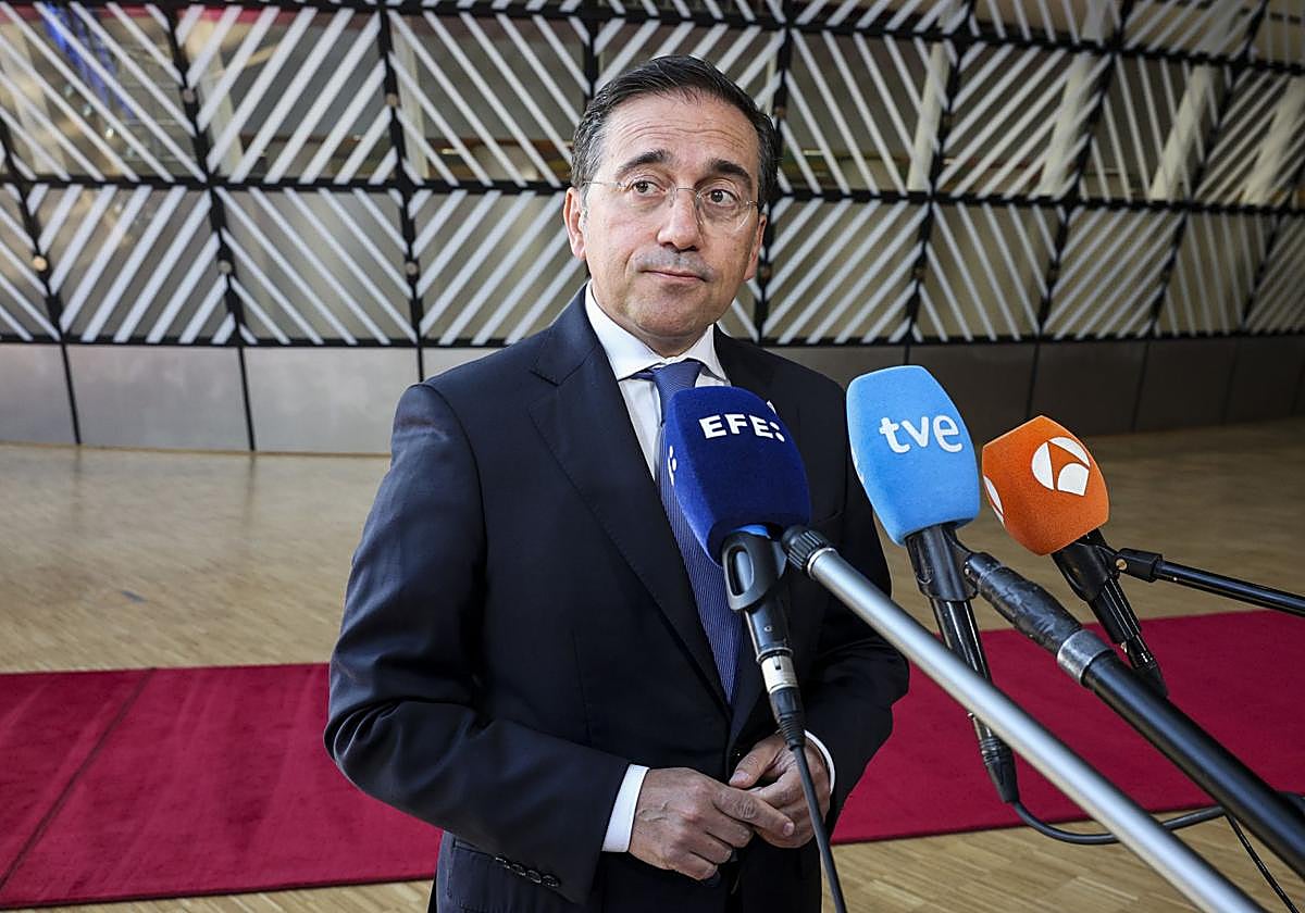 Albares acusa a Rajoy de «boicotear la extraordinaria política exterior que tiene ahora España»
