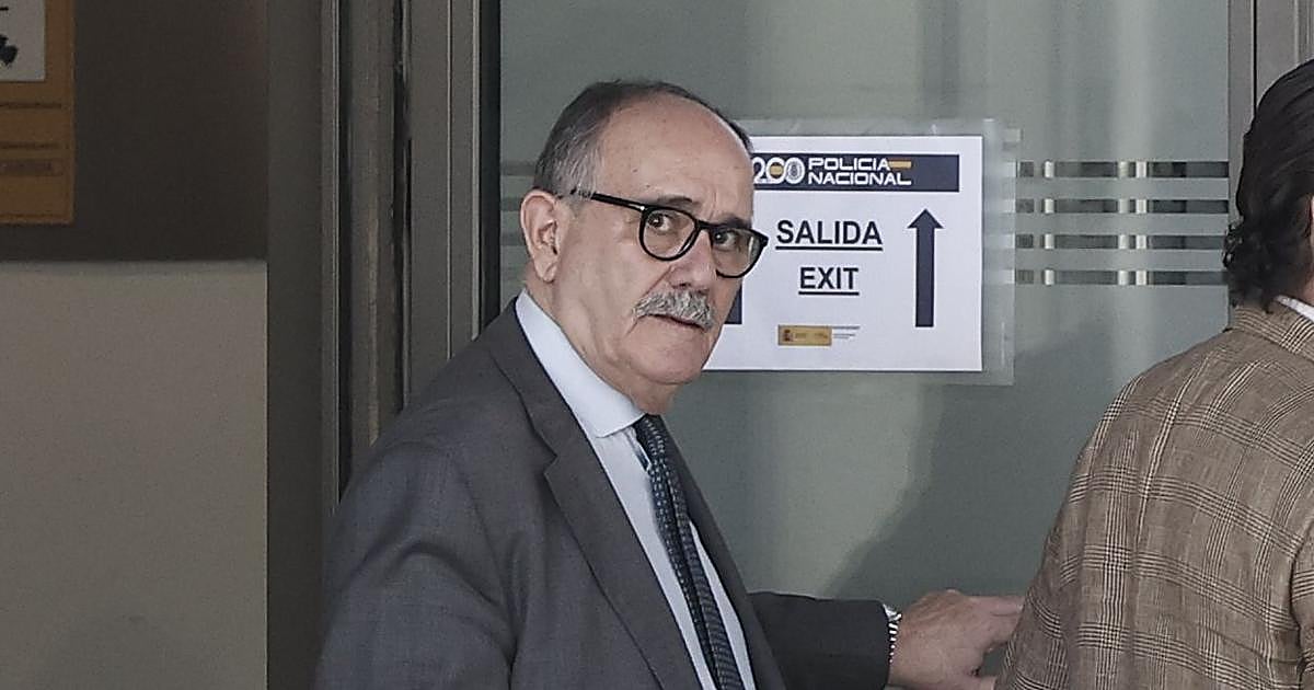 El primer abogado de Ábalos declara que Leire Díez le ofreció pagar la defensa del exministro a través de una sociedad