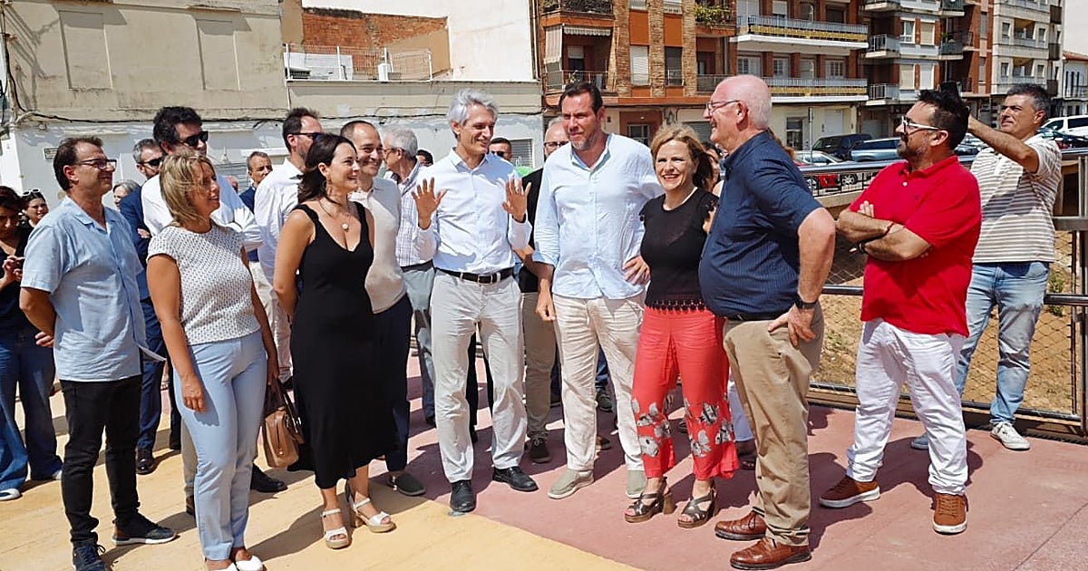 El ministro Puente vuelve a visitar la zona cero de la dana convocando solo a cargos del PSOE