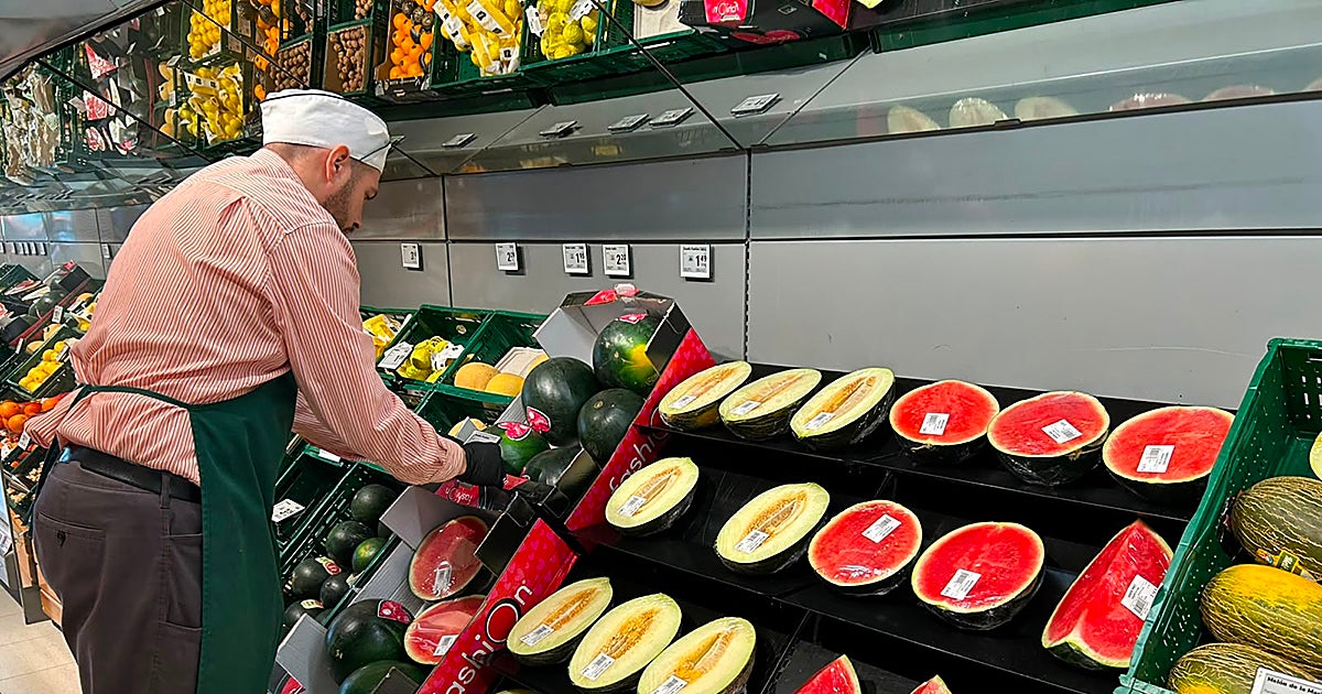 Consum desvela el origen de las 24.000 toneladas de sandía y melón que vende este verano