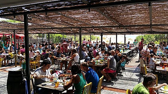 Cuatro chiringuitos catalanes para comerse el Mediterráneo este verano