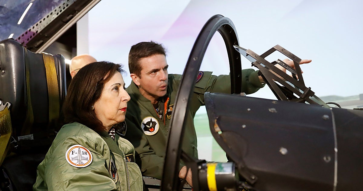 Robles es la ministra que más abusa del avión oficial: 121 vuelos en 2025