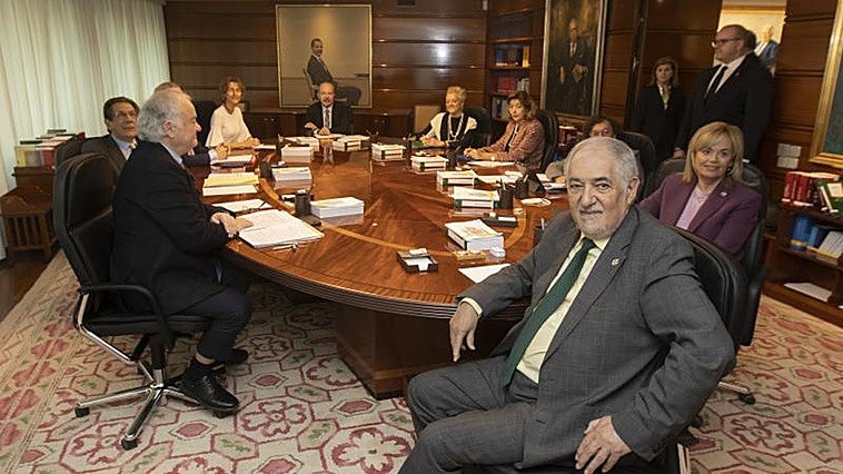 Magistrados conservadores del TC controlarán los plazos del amparo a Puigdemont o Turull