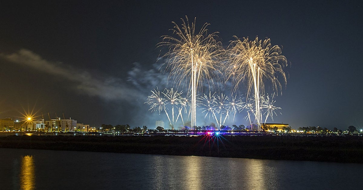 Fuegos artificiales y pantallas gigantes en Bouzas 2026