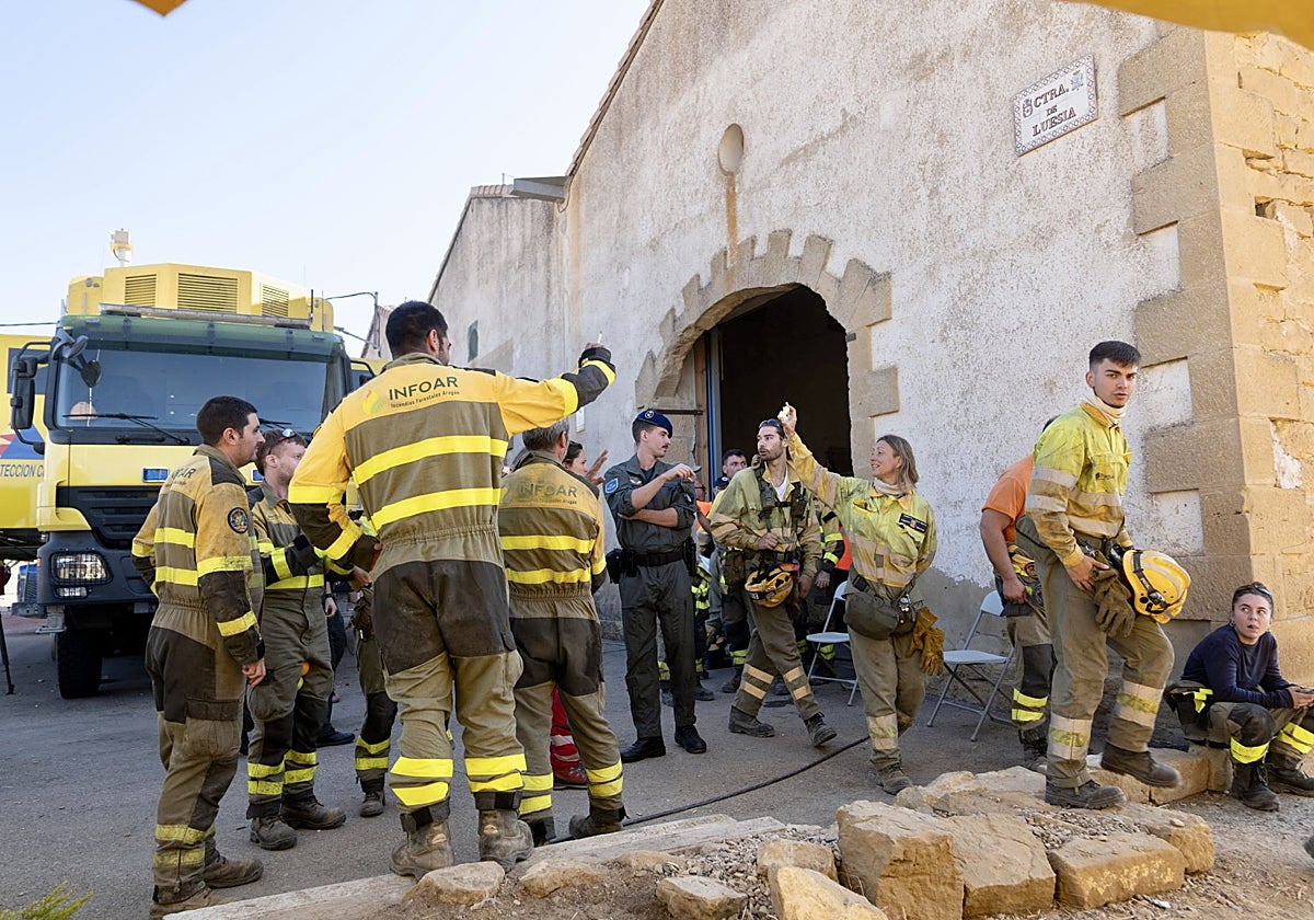 El incendio de Zaragoza arrasa sin control 12.600 hectáreas y mantiene evacuados 6 pueblos