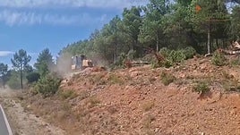 Evacúan otras tres localidades por el incendio de Guadalajara y confinan una cuarta