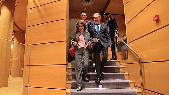 María Jesús Montero sigue los pasos de Espadas y Díaz y busca en el Senado su altavoz político en Madrid