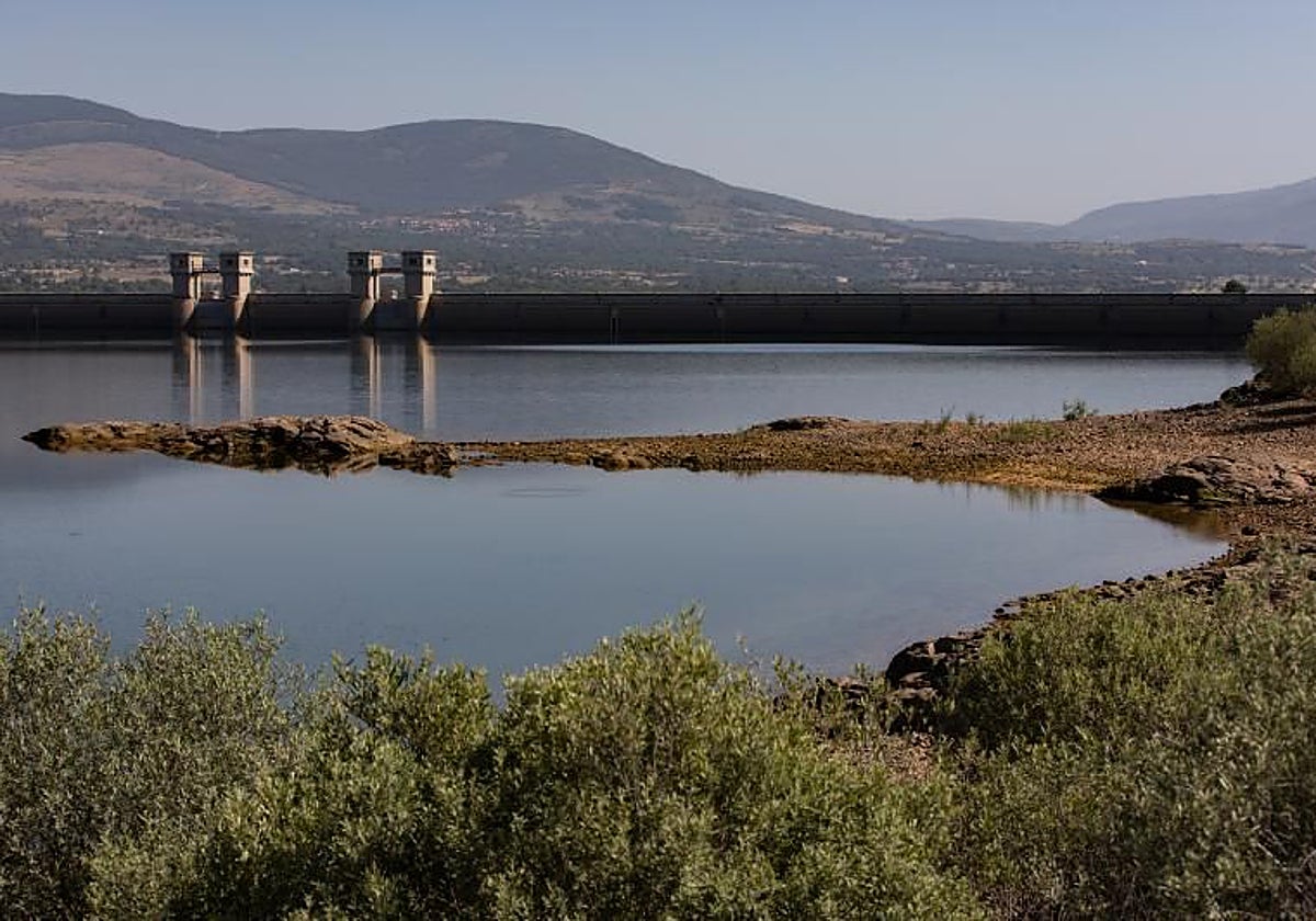 Madrid se prepara para el primer eclipse total en un siglo con hoteles llenos en la Sierra Norte
