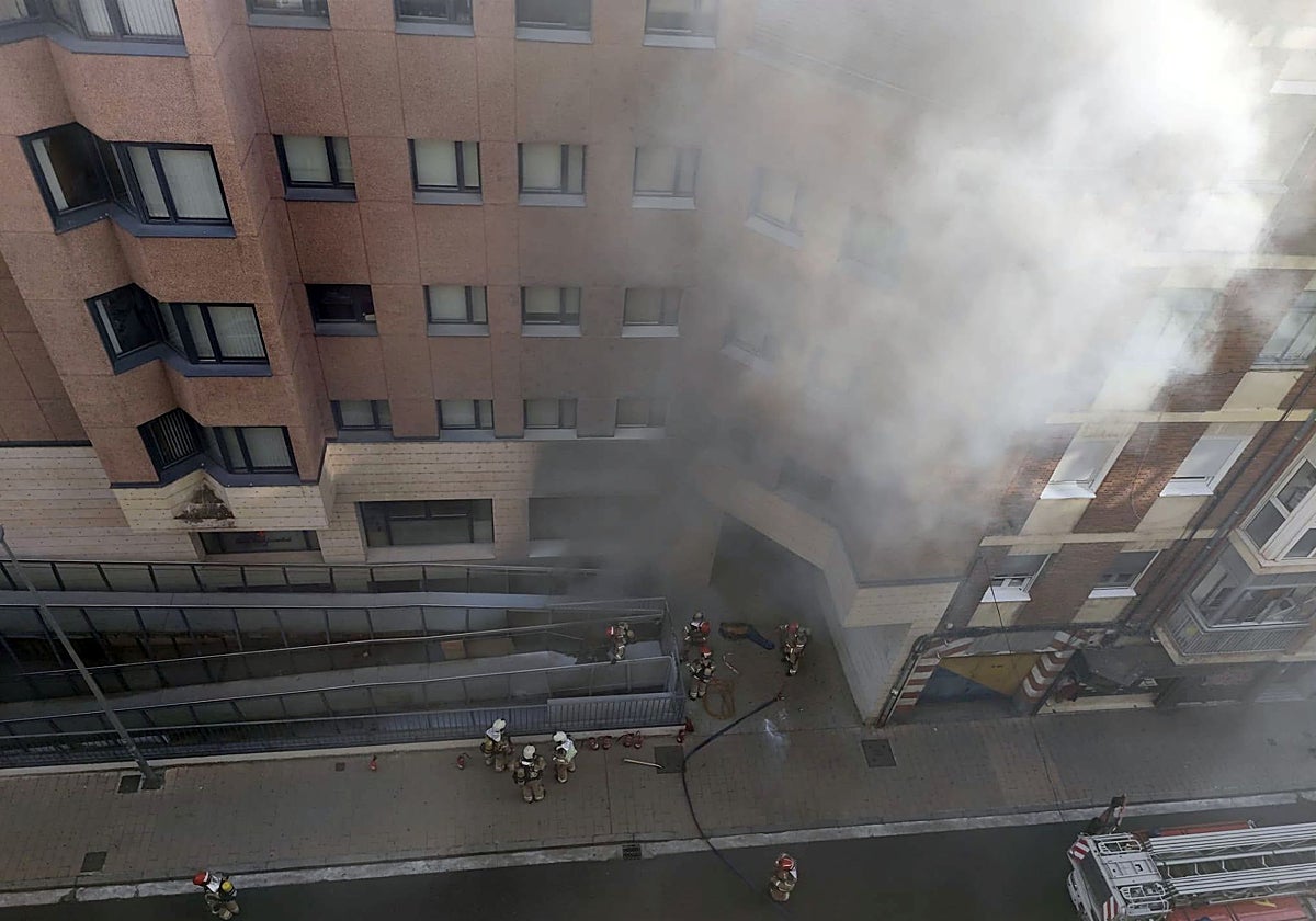 Imagen del incendio registrado en la sede Cruz Roja en Valladolid