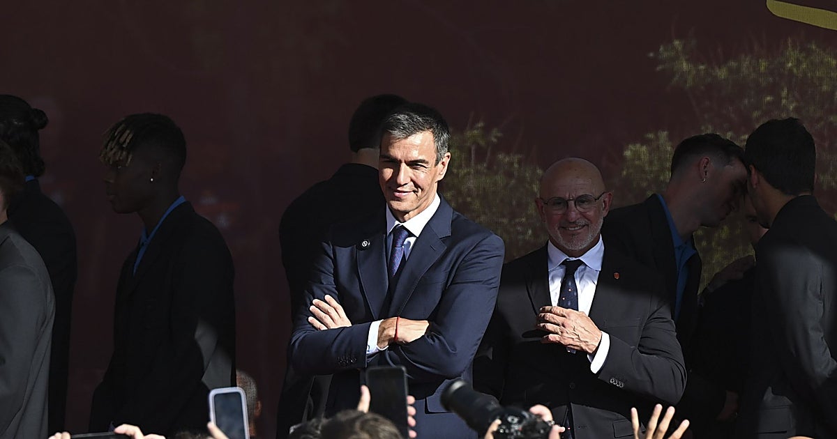 Moncloa admite el coste político que asume en su defensa de Zapatero