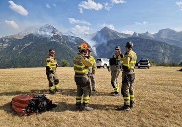 El foco en Plan (Huesca), el más complejo que ha enfrentado Aragón: la extinción se realiza pino a pino desde el cielo