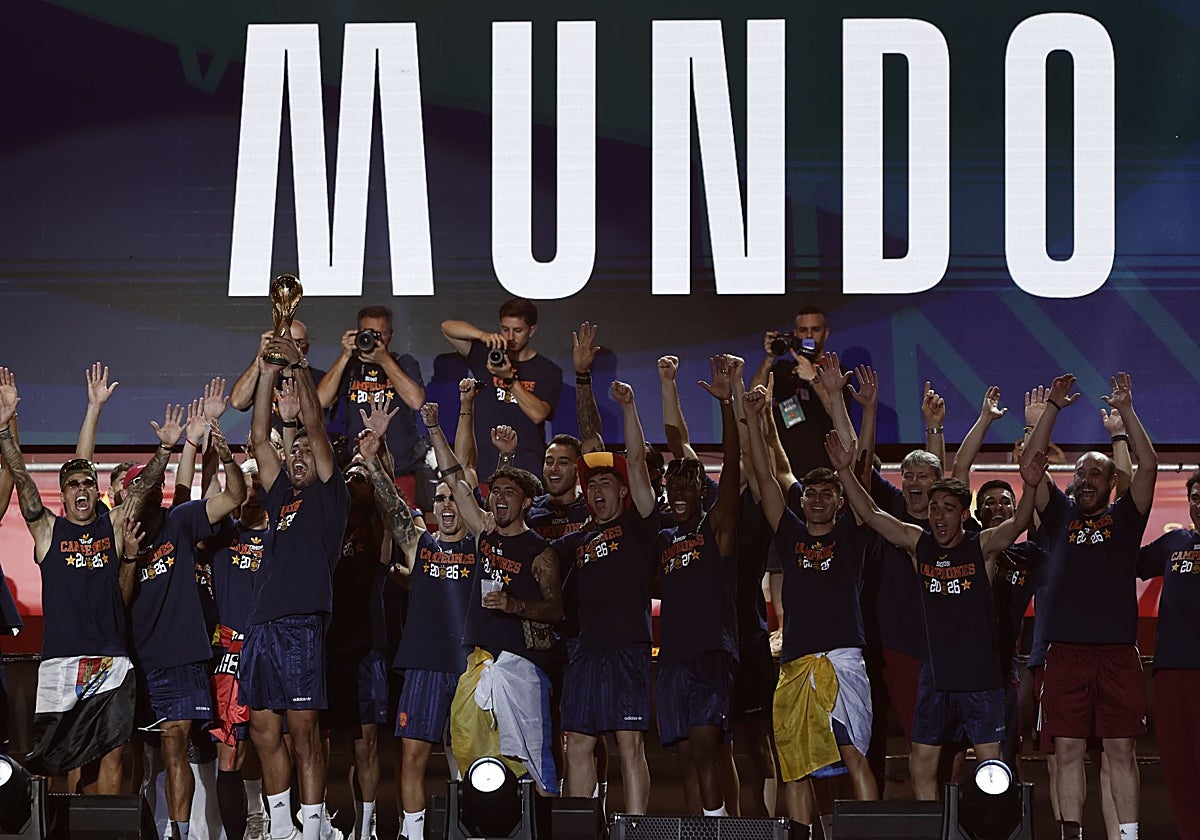 https://s1.abcstatics.com/abc/www/multimedia/espana/2026/07/22/celebracion-mundial-R1V5E06BH8TshmRqJQOASzK-1200x840@diario_abc.jpg