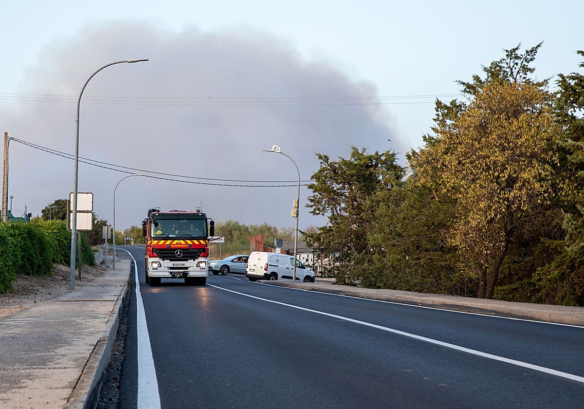 Los trabajos para la extinción del incendio de Almorox son «positivos» y esperan estabilizarlo «en unas horas»