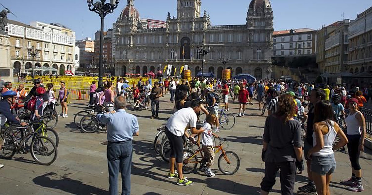 La justicia anula artículos de la ordenanza de movilidad de La Coruña por «discriminar» a los VTC en favor de taxis