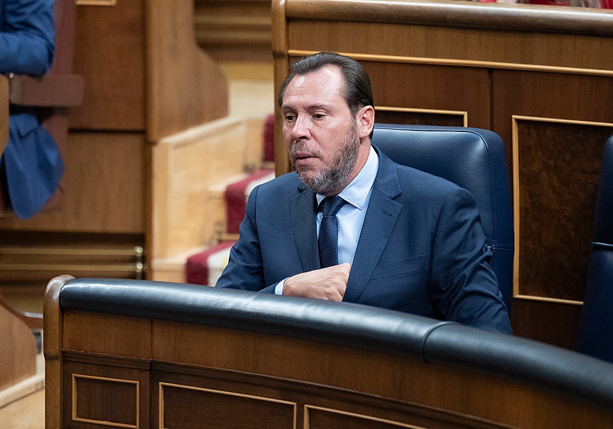 Óscar Puente utiliza a la UME para cargar contra los gobiernos del PP y ataca a Ayuso: «Si hay una mamarracha en España, esa eres tú»