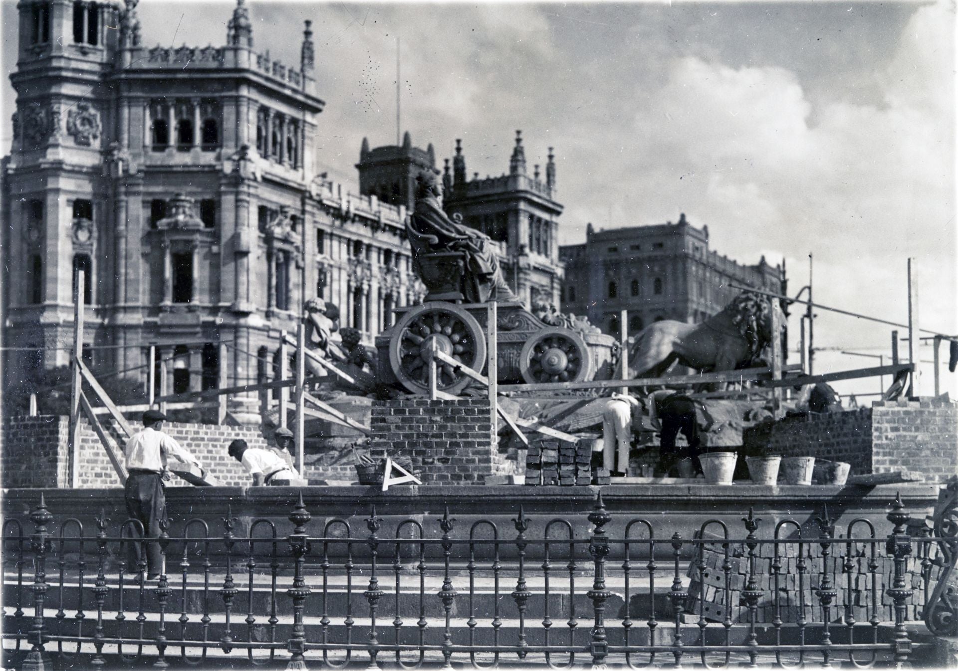 Imagen secundaria 1 - Las mil vidas de la cibeles