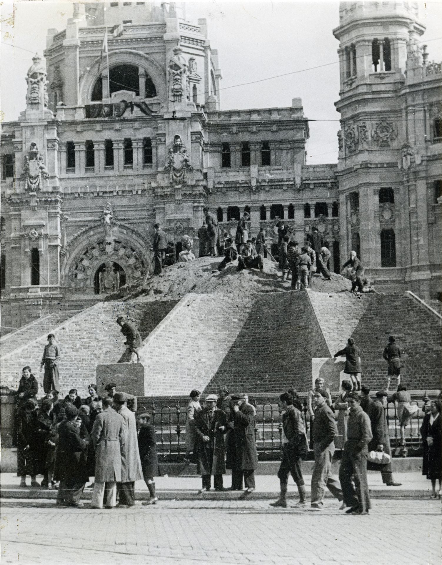 Imagen secundaria 2 - Las mil vidas de la cibeles