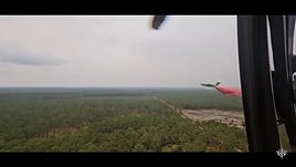 El ejército francés muestra las capacidades del avión A400M para la lucha contra los incendios