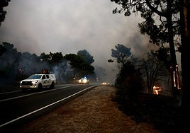 El incendio de Burgohondo obliga a desalojar más pueblos y las evacuaciones ya superan las 30.000 personas