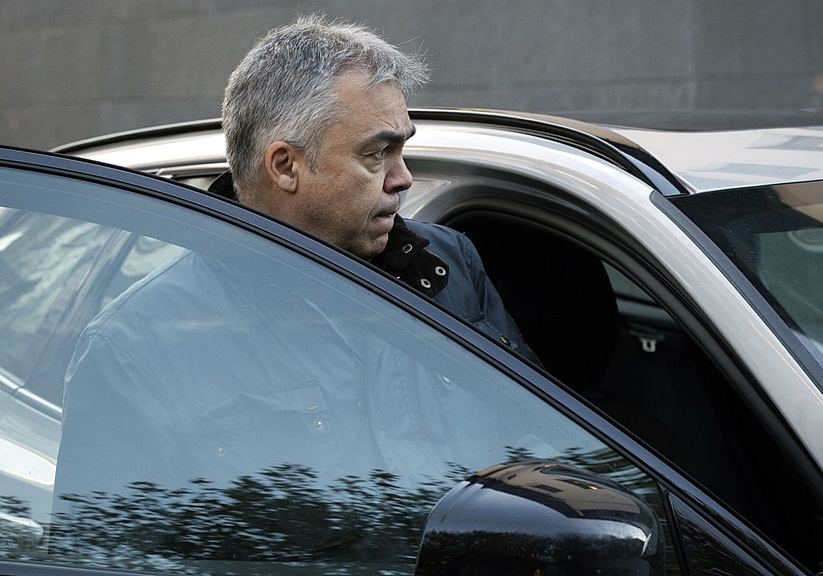 La UCO detecta que Cerdán y Koldo usaban un coche de Servinabar para acudir al Congreso a sesiones contra la corrupción