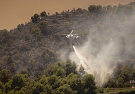 El incendio de la Vall d'Uixó deja 16.000 desalojados: «Hay posibilidades de estabilizarlo en breve»