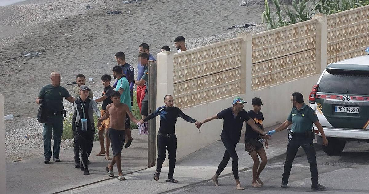 Presión «extraordinaria» en Ceuta por la llegada de más de mil migrantes en la última semana