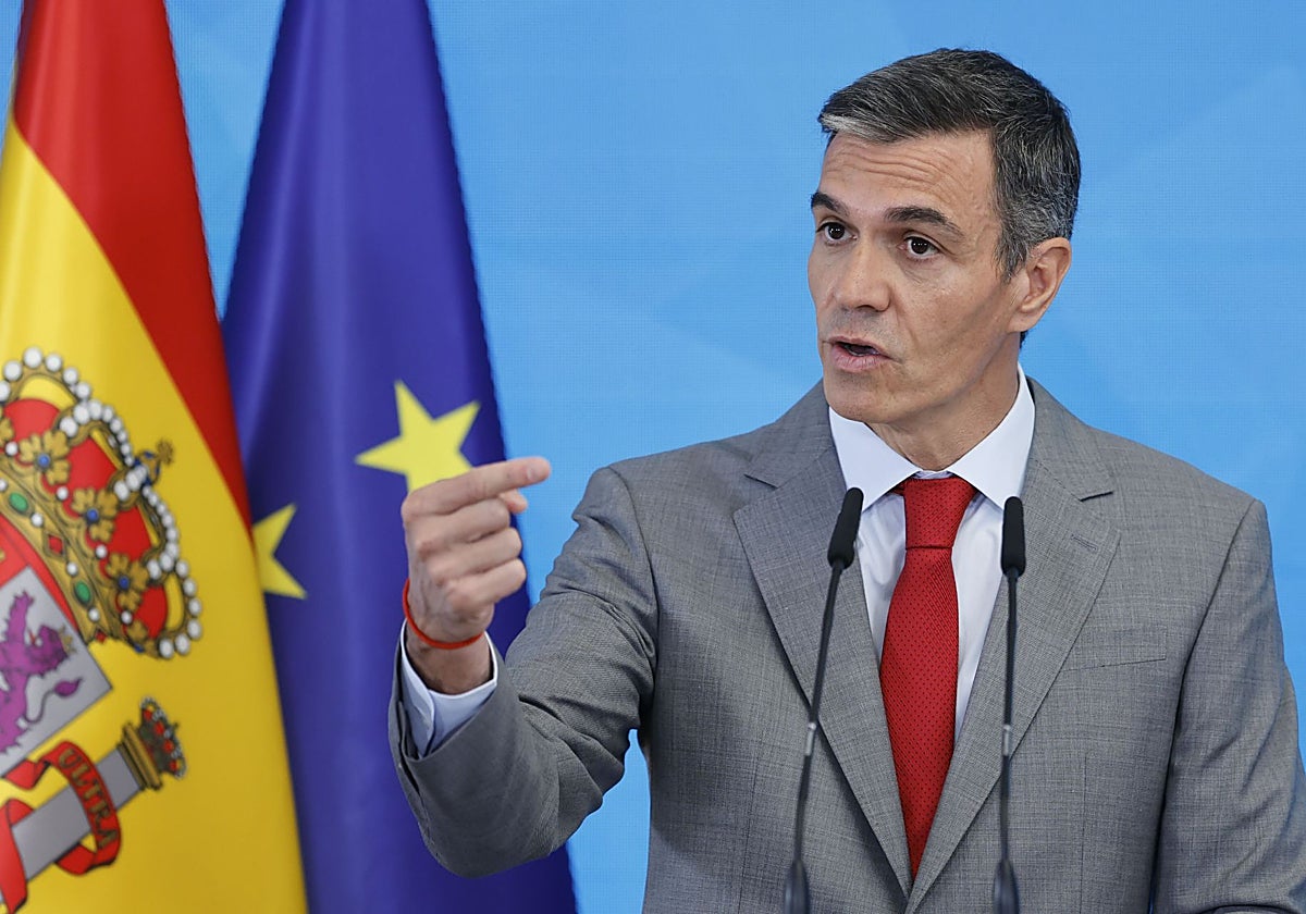 Sánchez evita la autocrítica con la corrupción y no llamará a Feijóo por los incendios