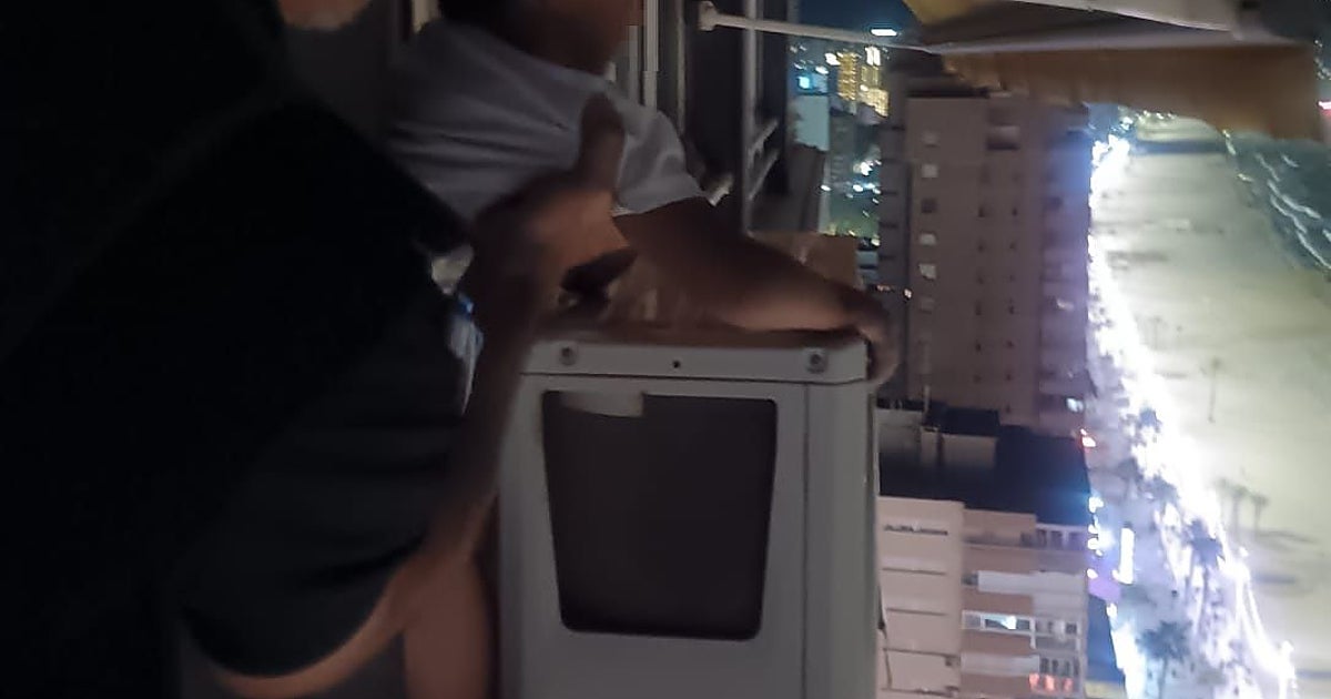 Condenan al padre del niño rescatado sobre el aire acondicionado de un piso 21 en Benidorm