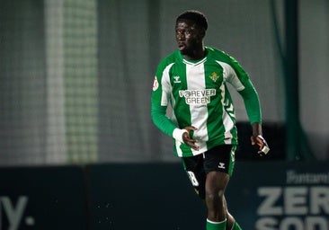 El Córdoba sigue la pista a Bouare pese a su deseo de seguir en el Betis
