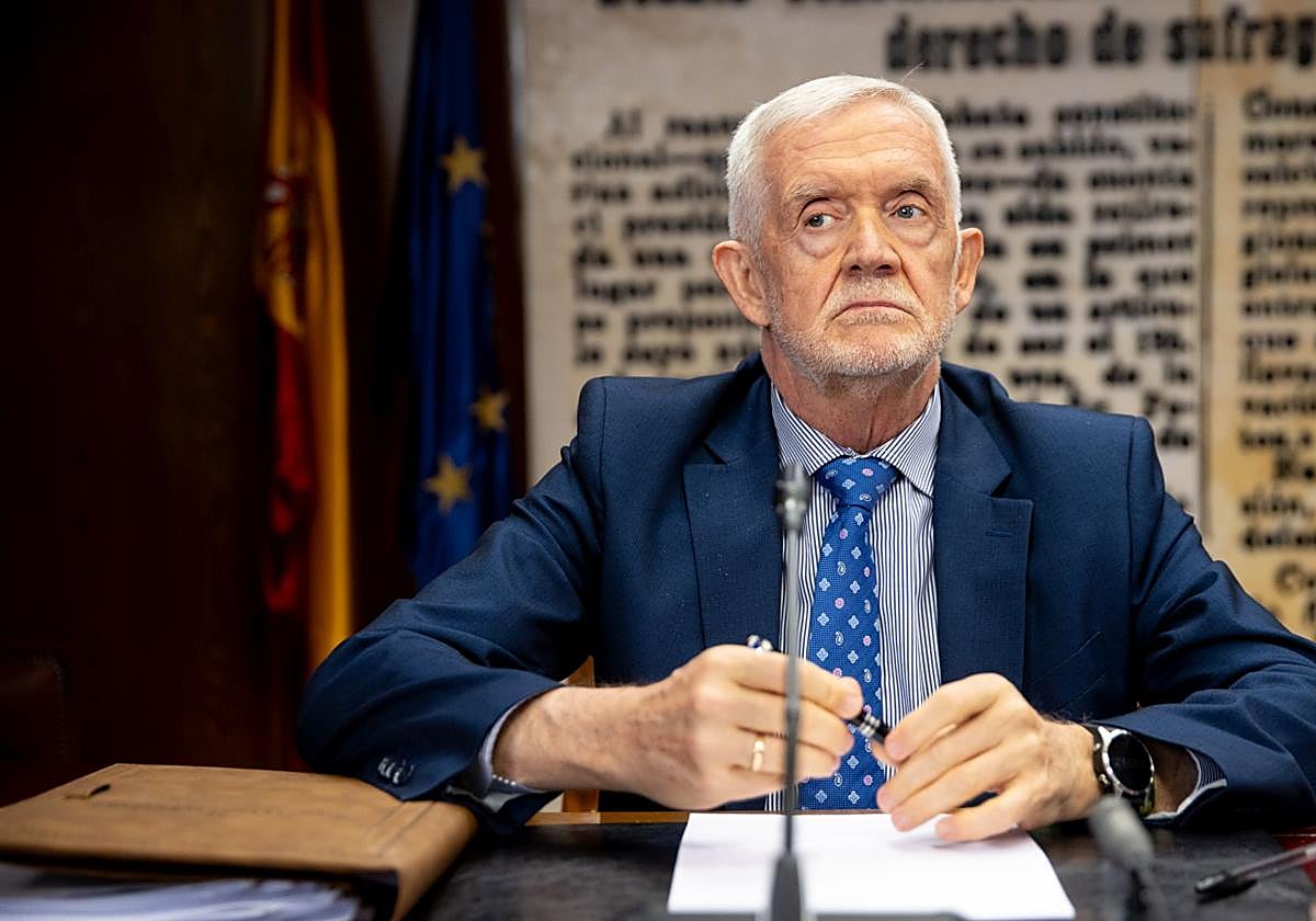 El DAO se defiende de las acusaciones aportando mensajes con el exjefe de la UCO y con billetes de tren