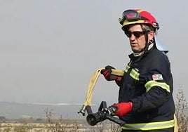 El presidente de la Diputación de Zamora vuelve a ejercer de bombero voluntario en el incendio de Fermoselle