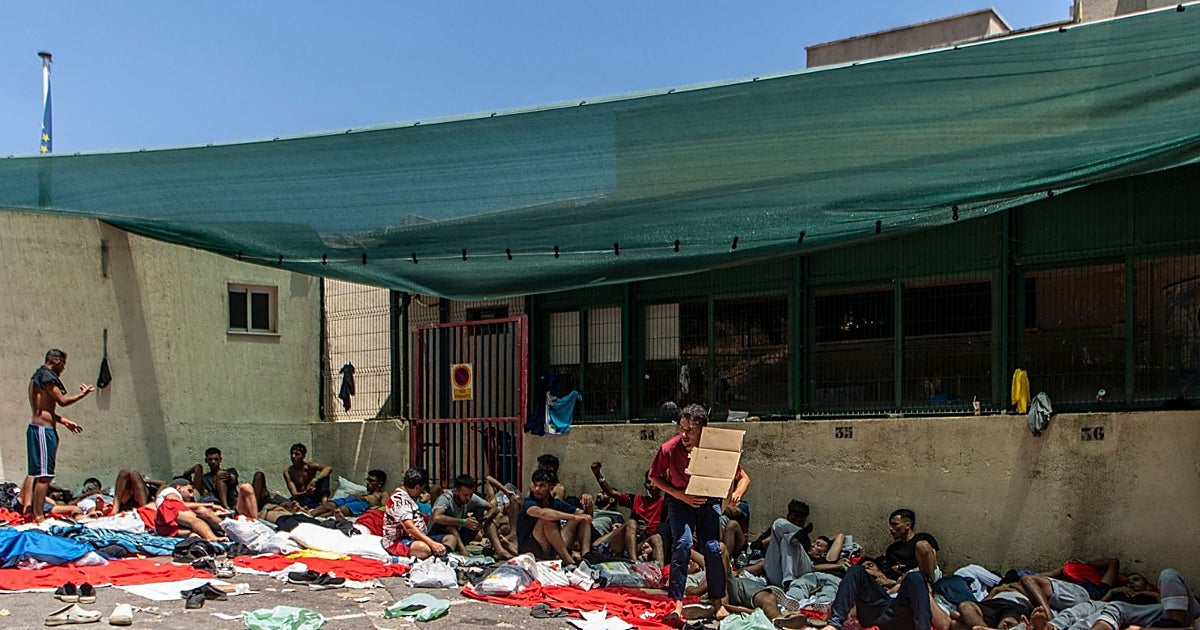 La lucha judicial de un argelino abre la puerta a los nadadores que pasan de Marruecos a Ceuta