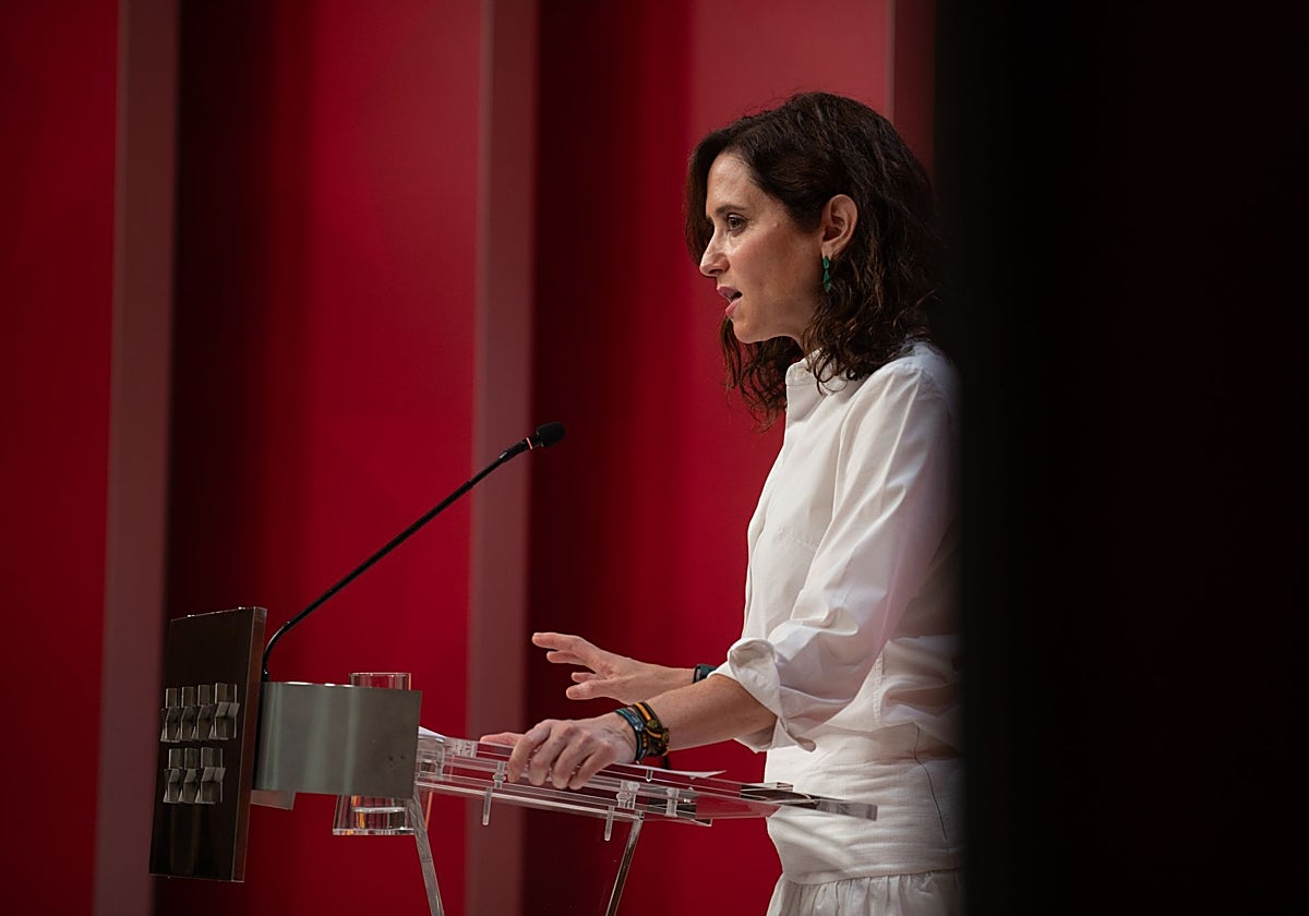 Malestar en el PP con la crisis desatada por Ayuso y la compra del ático