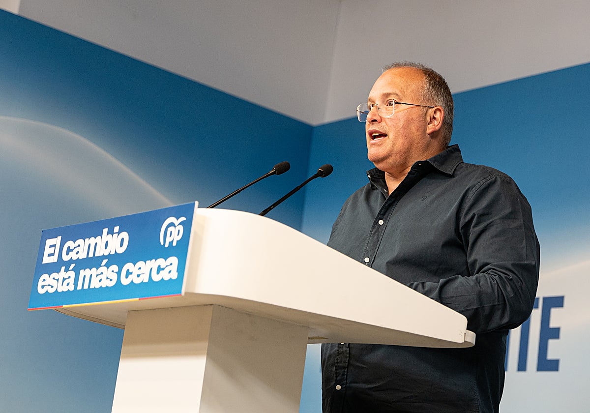 Feijóo exige al Gobierno «recuperar el control» en Ceuta tras la «avalancha sin precedentes» de inmigrantes