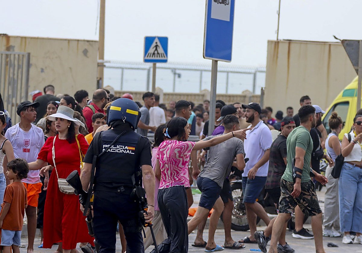Un antidisturbios en la ciudad autónoma: «Se abrió la puerta del infierno y comenzó la huida»