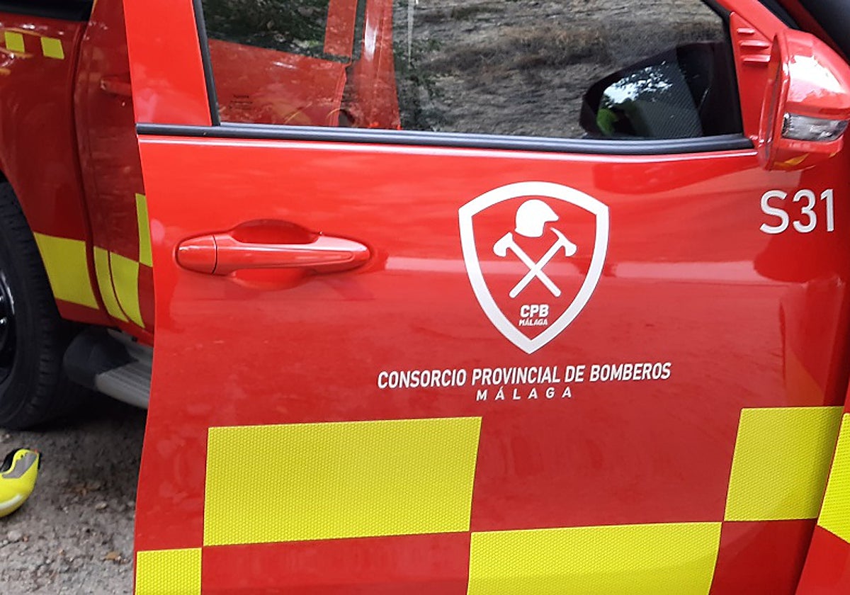 Los bomberos han acudido al piso incendiado de madrugada