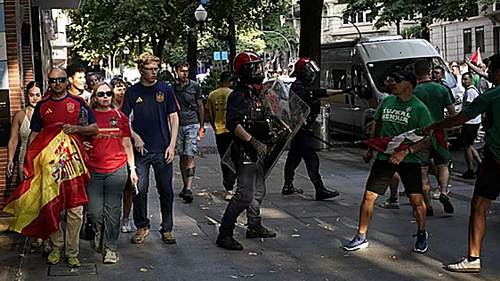 PNV y Bildu respaldaron junto a «nostálgicos de ETA» la campaña que culminó con los ataques a seguidores de la selección en Bilbao