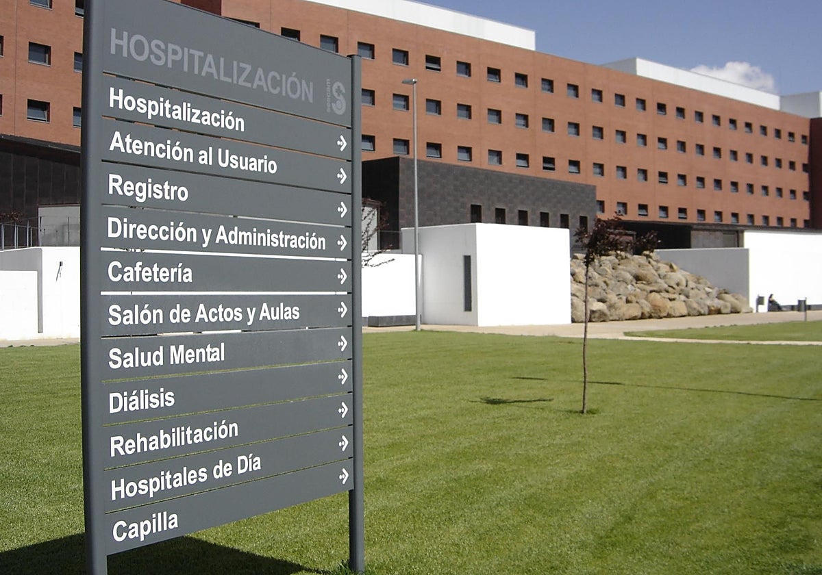 El herido fue trasladado en una ambulancia al Hospital de Ciudad Real.