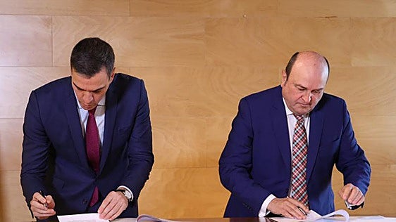 La factura del PNV a Sánchez por su apoyo desde 2023: una cárcel, el troceo de la Seguridad Social y cientos de funcionarios