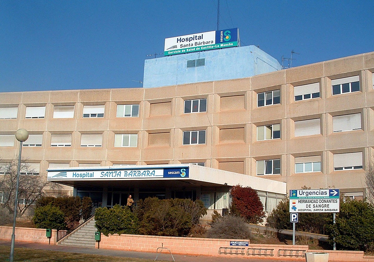 Hospital de Puertollano, donde han trasladado en ambulancia al joven de 29 años.