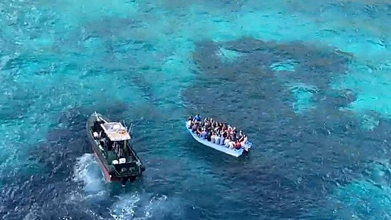 Mueren 17 personas tratando de llegar en una patera a Baleares tras 15 días a la deriva