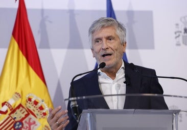 Marlaska insiste en que el CNI no dio aviso «de nada parecido» al asalto de 72.000 inmigrantes ilegales en Ceuta