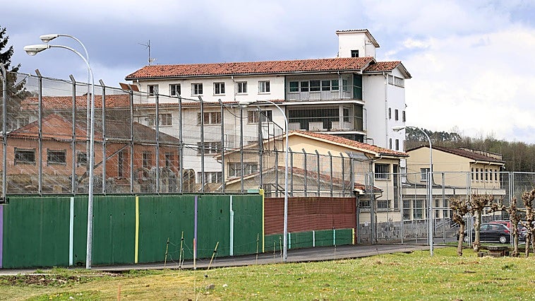 Buscan a cinco internos fugados del centro de menores de Sograndio (Asturias) tras un motín
