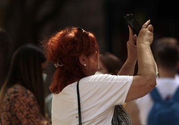 Los expertos ya lo avisan: hacer fotos con el móvil durante el eclipse «puede cargarse el sensor»