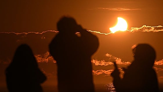 Eclipse total solar en Lugo hoy: dónde ver, a qué hora es, duración y mejor pueblo para observarlo