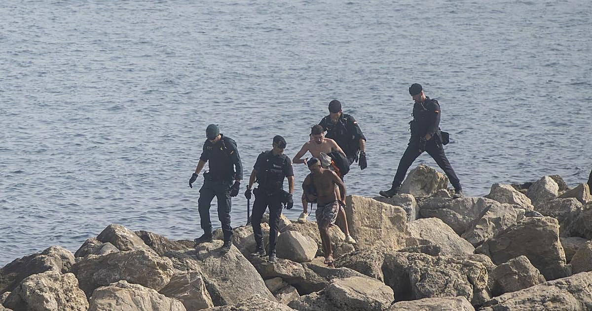 La Guardia Civil investiga ya una posible movilización masiva y coordinada para entrar en Ceuta en diez días