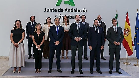 SÓLO EL PUEBLO SALVA AL PUEBLO