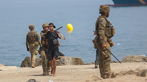 El Centro de Inteligencia de las Fuerzas Armadas avisó de un asalto masivo tres días antes del de Ceuta
