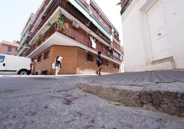 Más de 200 metros de sangre tras el crimen por celos de Vallecas: «El barrio está perdido»